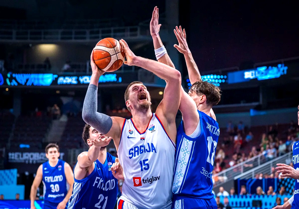 密尔沃基雄鹿迎欧篮联关键赛，冲刺阶段绝杀压哨，底气十足，更衣室氛围转暖的简单介绍