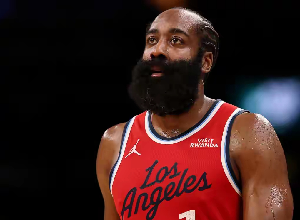 哈登迎来十赛季高光表现，塞尔维亚队球迷沸腾！的简单介绍